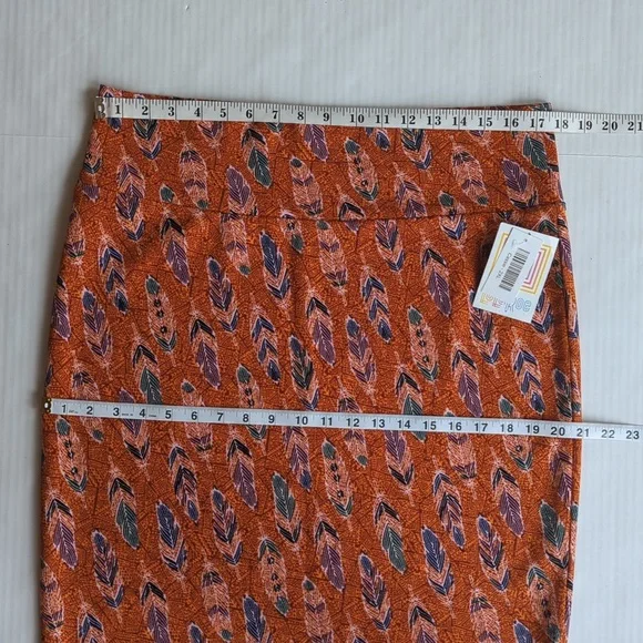 NWT LulaRoe Cassie Feather Print Pencil Skirt 2XL Burnt Orange Pattern - Picture 11 of 13